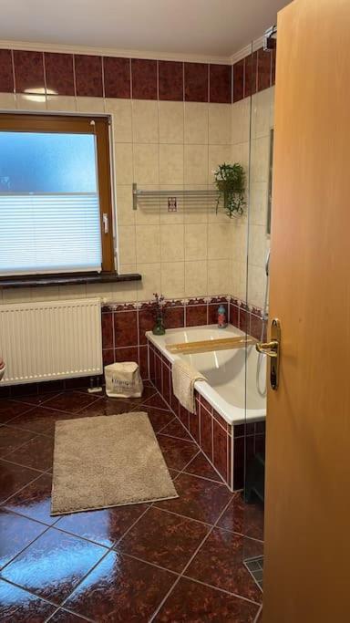 Cozy Wilkipartment Bis 4 Pers - Hund - Netflix - Wlan - Wintergarten - Coffeebar - Popcorn Verl Exterior foto